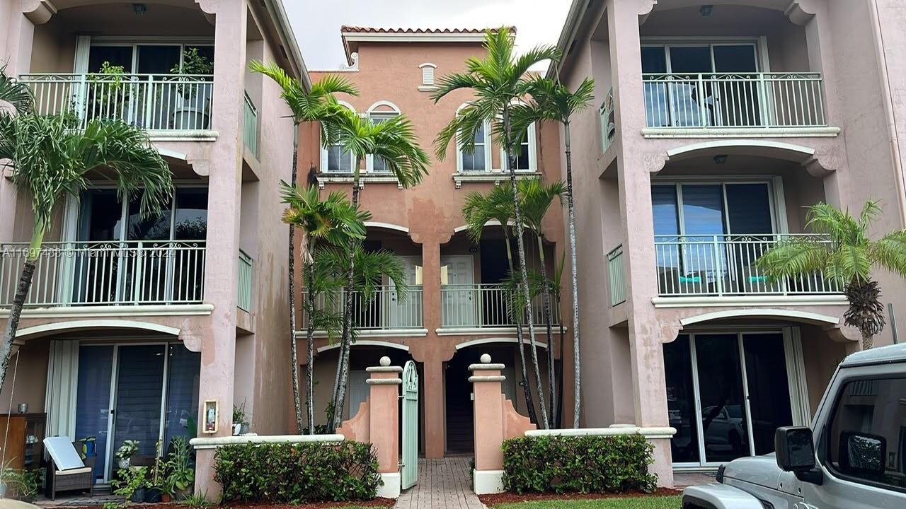 6440 NW 114th Ave in Doral, FL - Building Photo