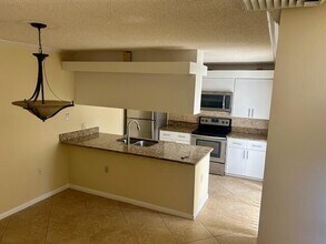 5026 50th Way in West Palm Beach, FL - Building Photo - Building Photo