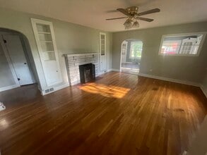 221 Parkview Ave in Bardstown, KY - Building Photo - Building Photo