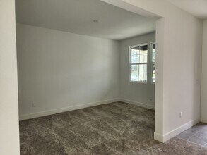 2916 Liscum St in Santa Rosa, CA - Foto de edificio - Building Photo