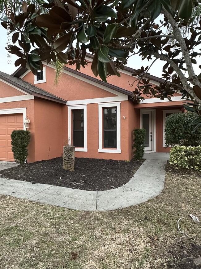property at 2823 Glenridge Cir