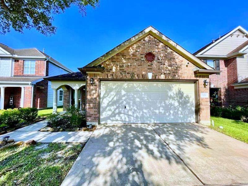 22206 Orchard Dale Dr in Spring, TX - Foto de edificio