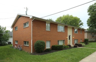 Broadway Grove Apartments in Grove City, OH - Building Photo - Building Photo