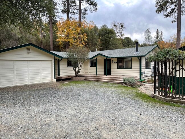 17497 Shoshoni Trail Ct in Nevada City, CA - Foto de edificio - Building Photo