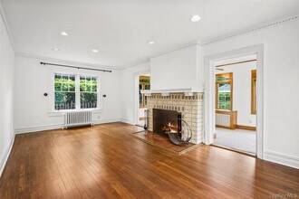 21 Forest Park Ave in Larchmont, NY - Building Photo - Building Photo