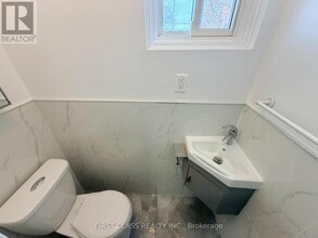 62 Truro Crescent in Toronto, ON - Building Photo - Building Photo