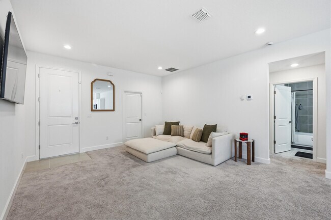 8452 Dorsey St in Spring Hill, FL - Building Photo - Building Photo