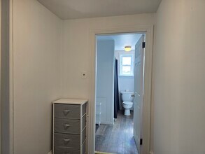 362 1st Ave, Unit 2 in Phoenixville, PA - Foto de edificio - Building Photo