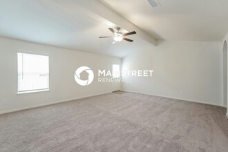 21079 Titian Rd in Magnolia, TX - Foto de edificio - Building Photo