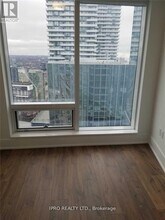 10-5310 York St in Toronto, ON - Building Photo - Building Photo