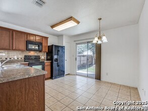 9007 Oakwood Garden in San Antonio, TX - Building Photo - Building Photo