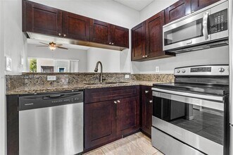 4990 Palmbrooke Cir in West Palm Beach, FL - Foto de edificio - Building Photo