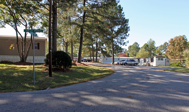 Pleasant Grove MHC in Fuquay Varina, NC - Building Photo - Building Photo