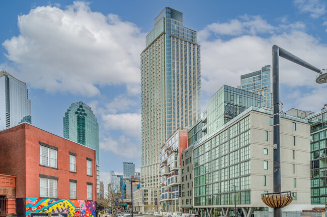 5Pointz Apartments in Long Island City, NY - Building Photo - Building Photo