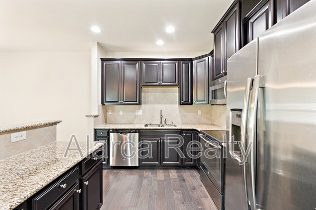 2455 Silverthorn Dr in Charlotte, NC - Building Photo - Building Photo