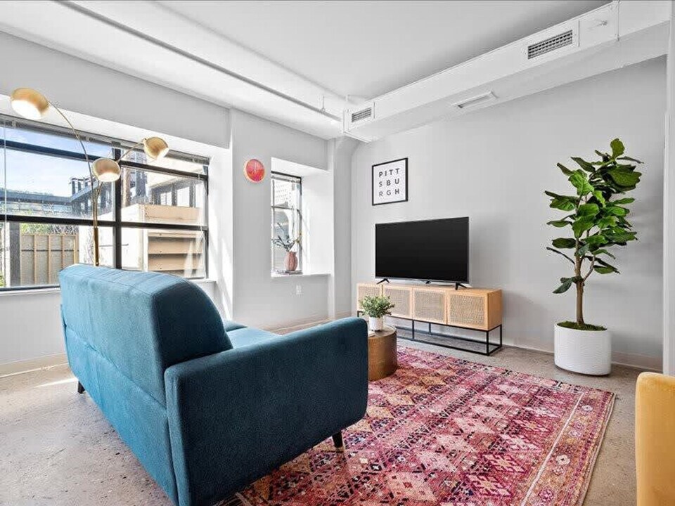615 First Ave-Unit -ID1014459P in Pittsburgh, PA - Building Photo