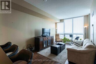 15 Viking Ln in Toronto, ON - Building Photo - Building Photo