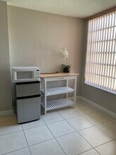 820 NW 87th Ave in Miami, FL - Building Photo - Building Photo