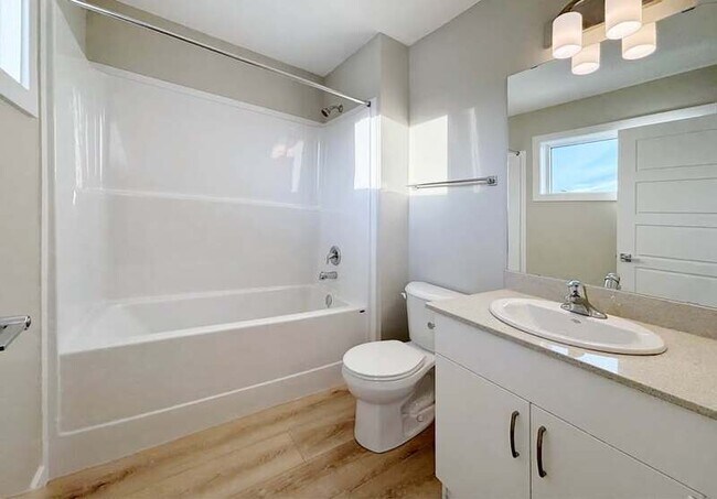 20724-20742 42 Avenue NW in Edmonton, AB - Building Photo - Building Photo