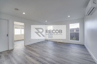 3663 Budd St in San Diego, CA - Foto de edificio - Building Photo