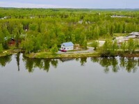 1013 S Ridgecrest Rd in Wasilla, AK - Foto de edificio - Building Photo