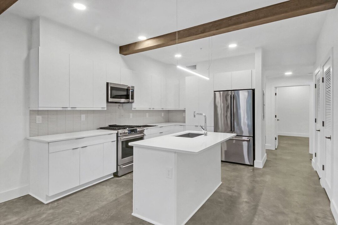 346 Peters St SW in Atlanta, GA - Building Photo