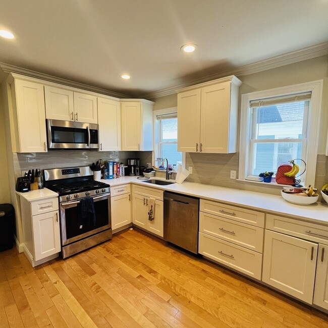 42 Burton St, Unit 2