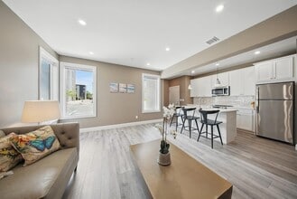 3 Sabrina Ct, Unit 5 in Middletown, NY - Building Photo - Building Photo