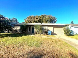 1340 Fairway Ave in Ormond Beach, FL - Building Photo