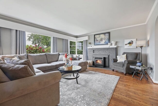 2011 Bickford Ave in Snohomish, WA - Building Photo - Building Photo