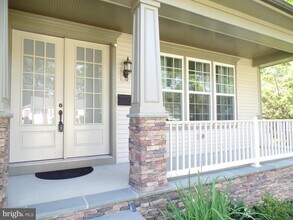 7621 Leonard Dr in Falls Church, VA - Building Photo - Building Photo