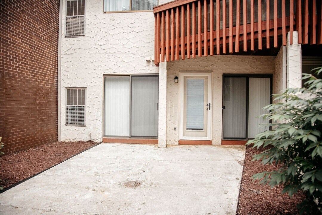 593 Geneva Dr in Mechanicsburg, PA - Building Photo