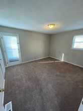 120 Vista Cir in Winston-Salem, NC - Building Photo - Building Photo