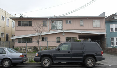 2633 E 16th St in Oakland, CA - Foto de edificio - Building Photo