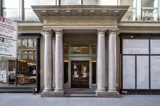 7 E 13th St in New York, NY - Building Photo - Building Photo