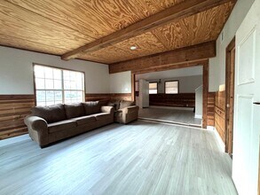 16066 N Loop Dr in Plantersville, TX - Building Photo - Building Photo