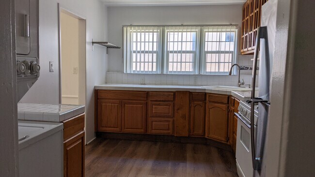 1263 S Plymouth Blvd, Unit 1263.5 in Los Angeles, CA - Building Photo - Building Photo