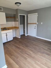 518 St Leo Dr in Sauget, IL - Building Photo - Building Photo