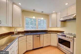 6717 44th Ave in University Park, MD - Building Photo - Building Photo