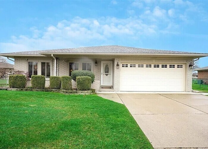 41223 Sesame Dr in Sterling Heights, MI - Building Photo