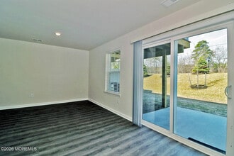 25 Baybreeze Dr in Waretown, NJ - Building Photo - Building Photo