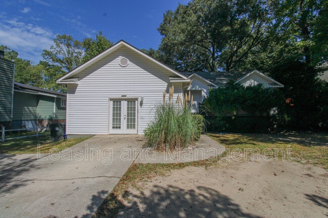 property at 1522 Theresa Dr