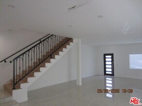 1807 N Kenmore Ave in Los Angeles, CA - Building Photo - Building Photo