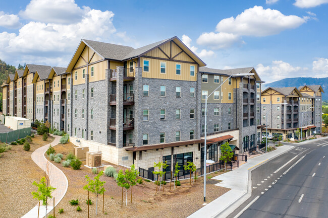 The Standard at Flagstaff in Flagstaff, AZ - Foto de edificio - Building Photo