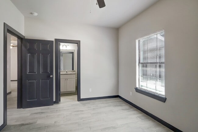 property at 5624 Kittridge St