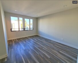 803 N Kingsley Dr, Unit 803 in Los Angeles, CA - Building Photo - Building Photo