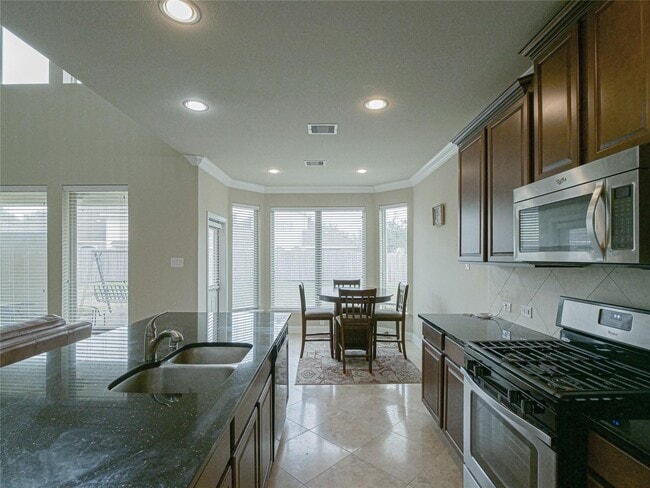 2701 Camden Hills Ln