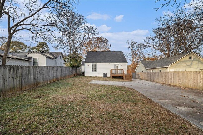 1719 Flat Shoals Rd SE in Atlanta, GA - Building Photo - Building Photo