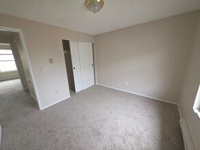2410 S I St, Unit 3 in Tacoma, WA - Foto de edificio - Building Photo