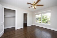 903 Oakhurst St photo'